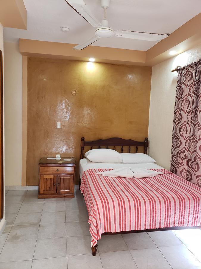 Hotel Cuarto Camino 신데 델 카르멘 외부 사진